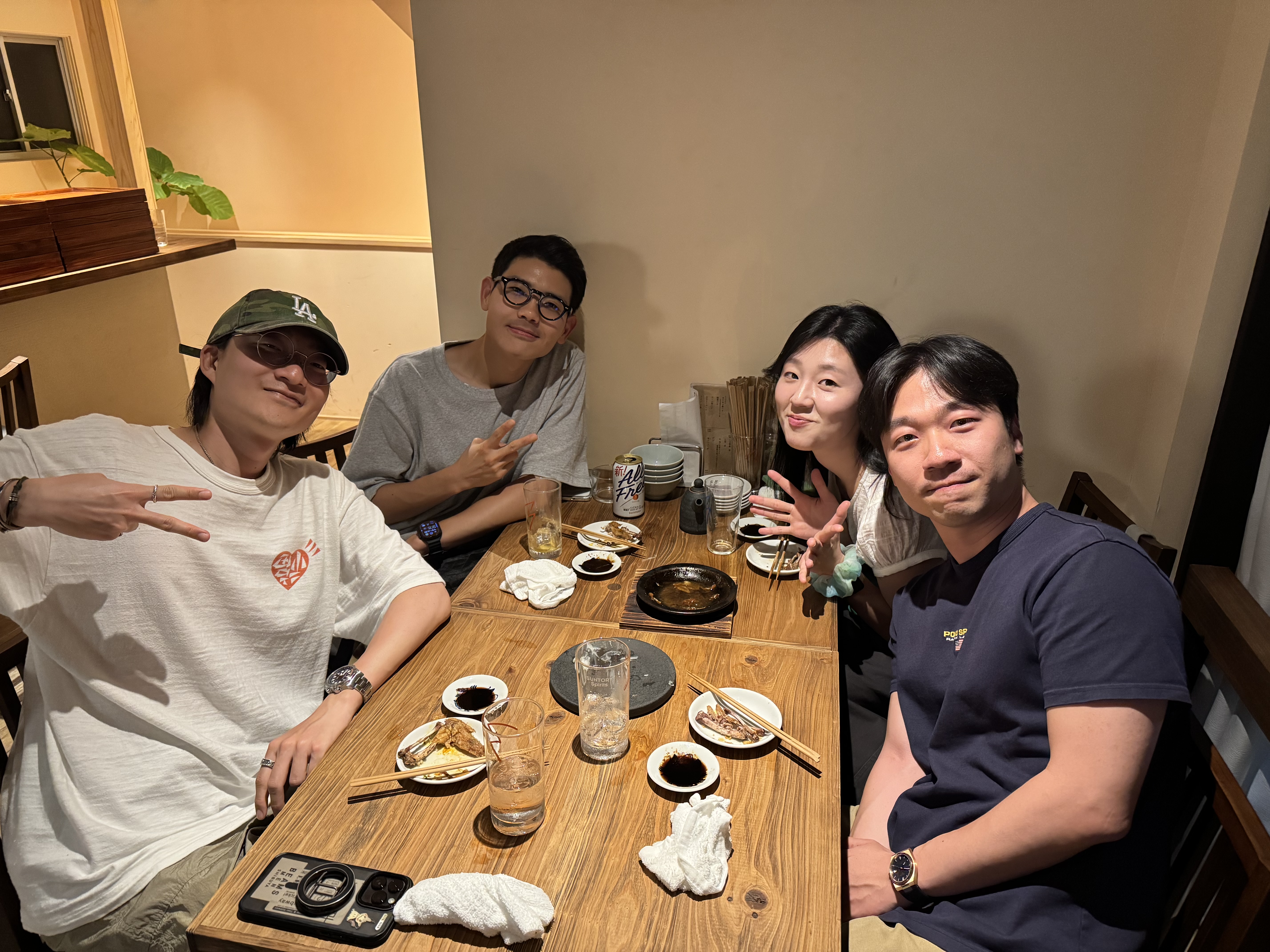 맥주, 우롱티 하이볼, 고등어 소츄 등을 두루 마셨던 1차.